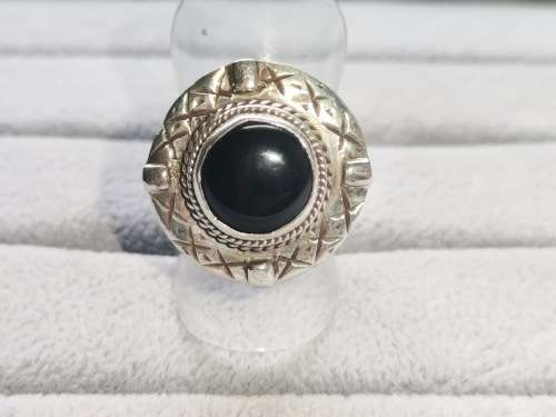 DISCOUNT!! Detailed Silver Onyx Ring
