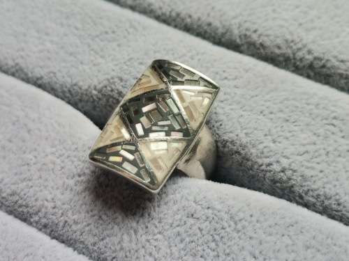 DISCOUNT!! Unique Silver Ring