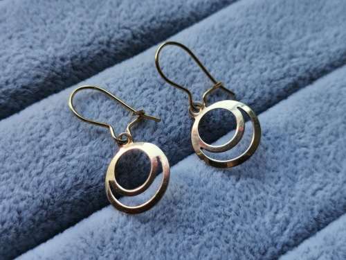 Pretty 9ct Gold Earrings