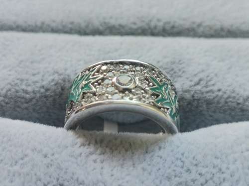 DISCOUNT!! Dazzling Silver Ring