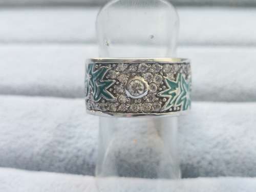 DISCOUNT!! Dazzling Silver Ring