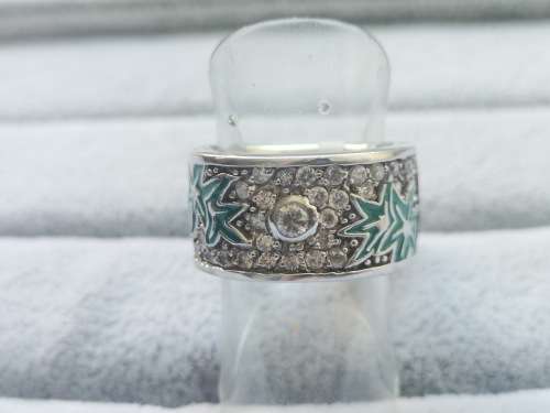 DISCOUNT!! Dazzling Silver Ring