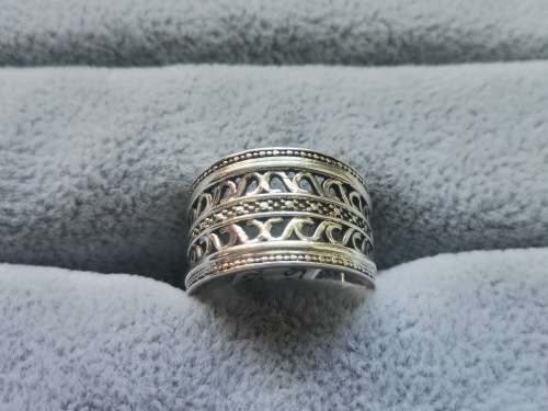 DISCOUNT!! Detailed Wavy Silver Ring