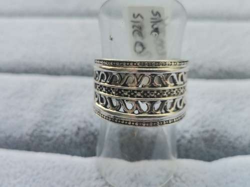 DISCOUNT!! Detailed Wavy Silver Ring