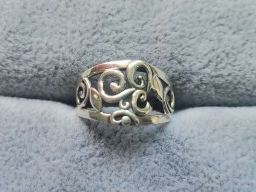 DISCOUNT!! Detailed Silver Ring
