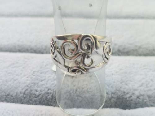 DISCOUNT!! Detailed Silver Ring