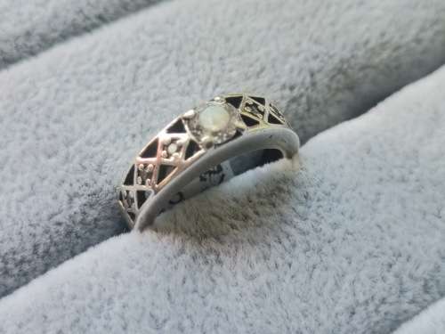 DISCOUNT!! Pretty Silver Ring