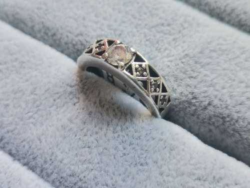 DISCOUNT!! Pretty Silver Ring