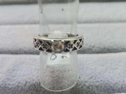 DISCOUNT!! Pretty Silver Ring