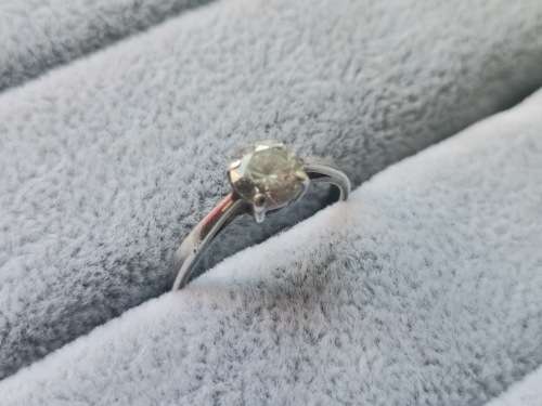 *R1 Auction* Silver Solitaire Ring