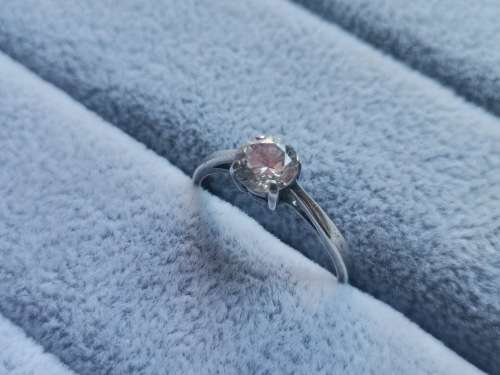 *R1 Auction* Silver Solitaire Ring