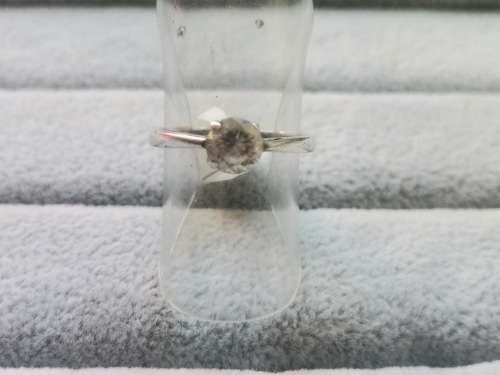 *R1 Auction* Silver Solitaire Ring