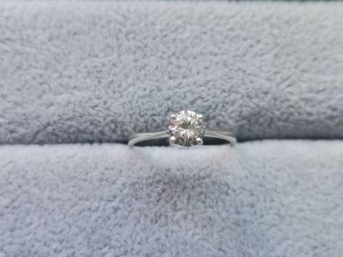 DISCOUNT!! Silver Solitaire Ring