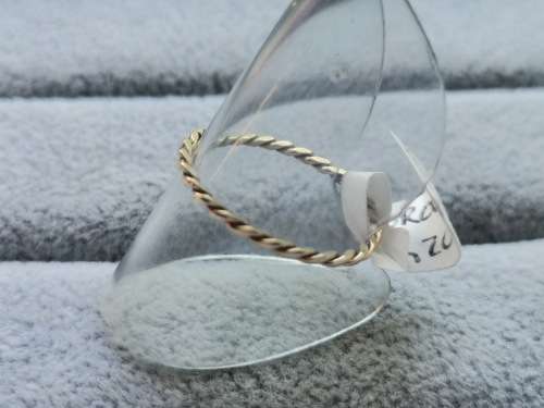 Cute 9ct Gold Ring