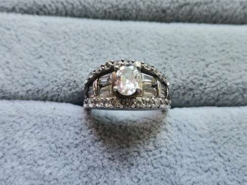 DISCOUNT!! Dazzling SIlver Ring