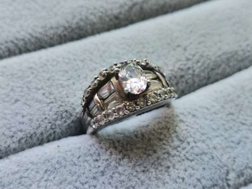 DISCOUNT!! Dazzling SIlver Ring