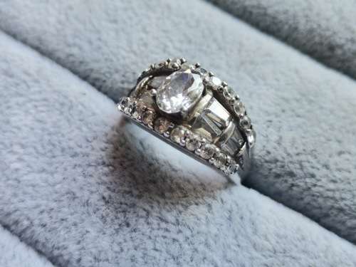 DISCOUNT!! Dazzling SIlver Ring