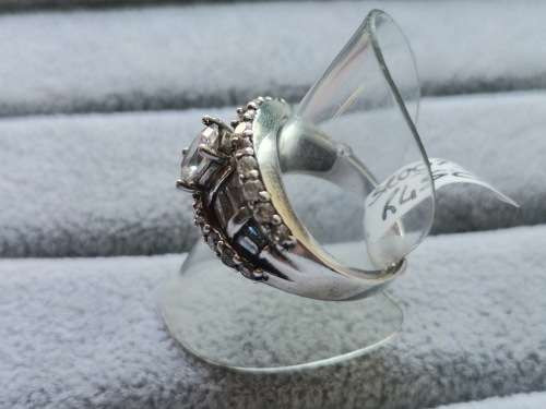 DISCOUNT!! Dazzling SIlver Ring