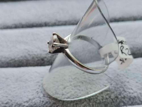 DISCOUNT!! Silver Solitaire Ring