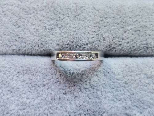 DISCOUNT!! Pretty Silver Ring