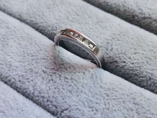 DISCOUNT!! Pretty Silver Ring