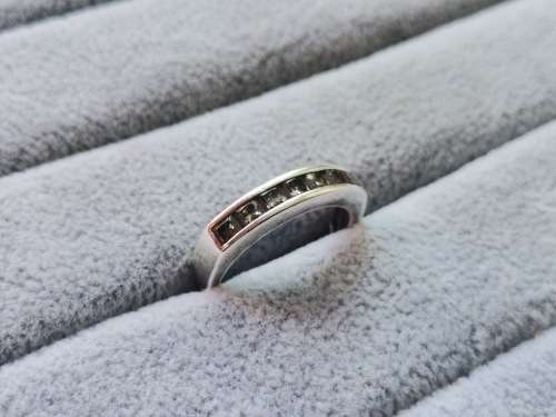 DISCOUNT!! Stunning Silver Ring