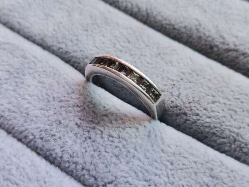 DISCOUNT!! Stunning Silver Ring