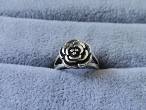 DISCOUNT!! Silver Flower Ring