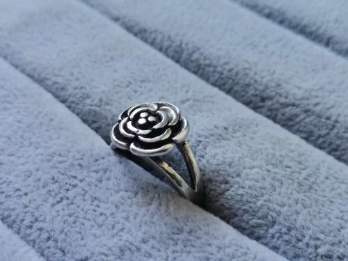 DISCOUNT!! Silver Flower Ring