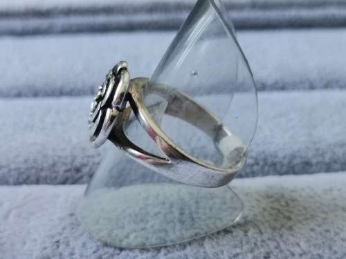 DISCOUNT!! Silver Flower Ring