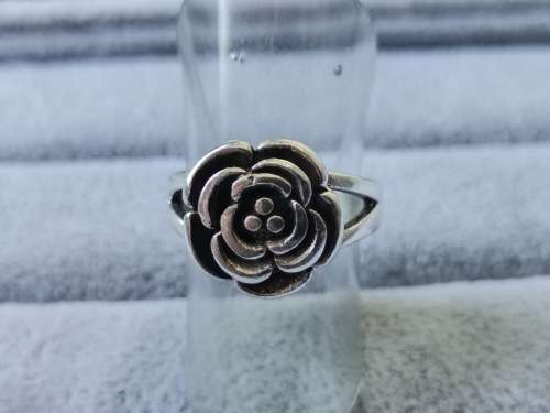 DISCOUNT!! Silver Flower Ring