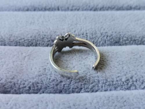 *R1 Auction* Silver Butterfly Toe Ring