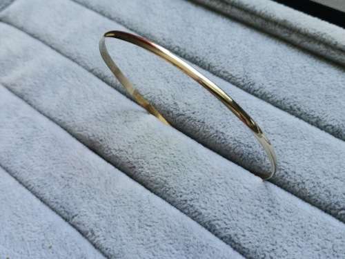 9ct Gold Bangle