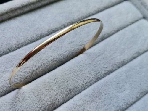 9ct Gold Bangle