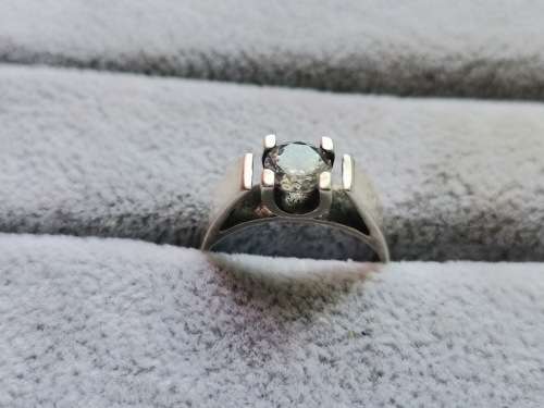 DISCOUNT!! Silver Solitaire Ring
