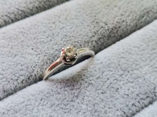 *R1 Auction* Silver Solitaire Ring