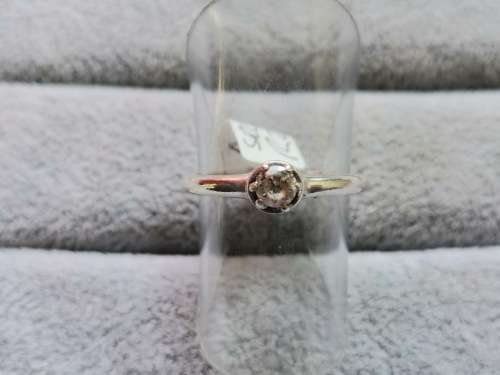*R1 Auction* Silver Solitaire Ring