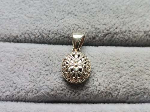 DISCOUNT!! Detailed Silver Pendant
