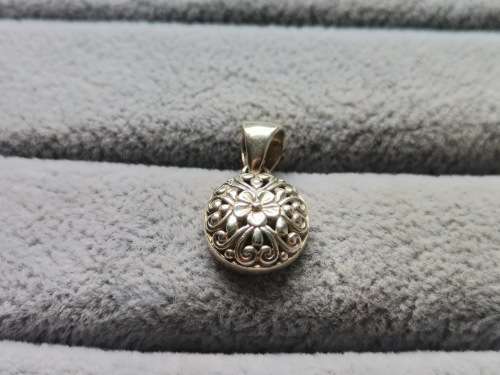 DISCOUNT!! Detailed Silver Pendant
