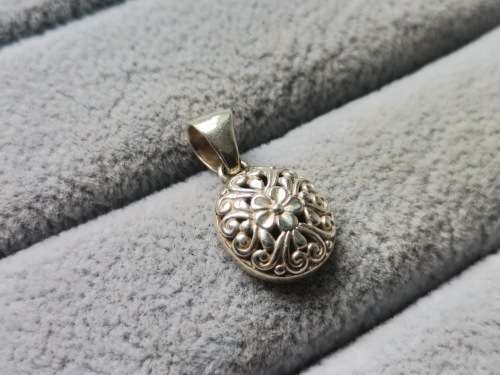 DISCOUNT!! Detailed Silver Pendant