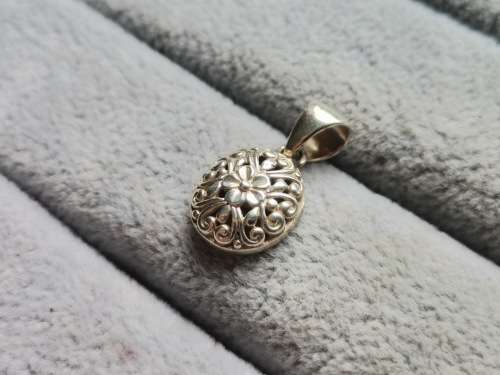 DISCOUNT!! Detailed Silver Pendant