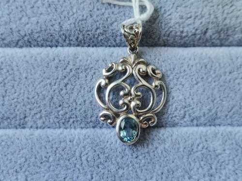 Discount!! Detailed Silver Topaz Pendant