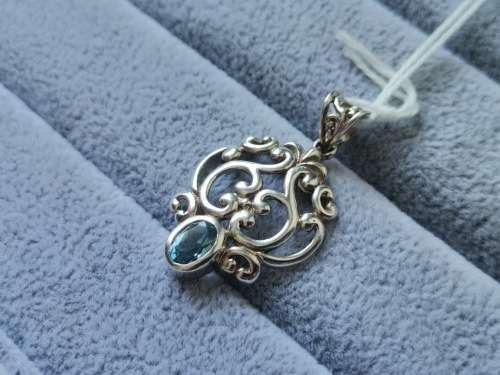Discount!! Detailed Silver Topaz Pendant