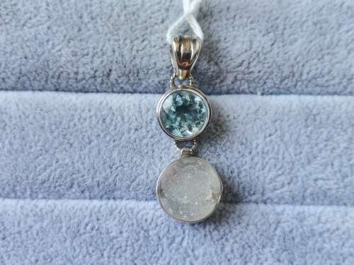 Discount!! Silver Topaz Pendant