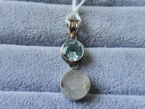 Discount!! Silver Topaz Pendant