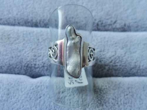 Discount!! Silver Pearl Ring