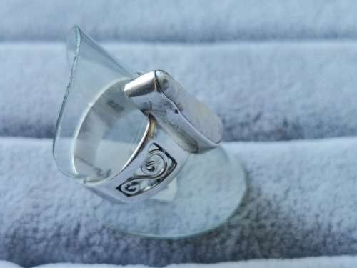 Discount!! Silver Pearl Ring