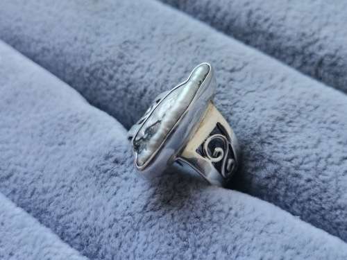 Discount!! Silver Pearl Ring