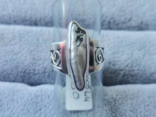Discount!! Silver Pearl Ring