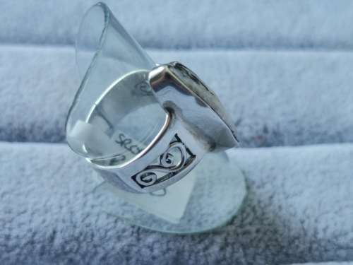 Discount!! Silver Pearl Ring